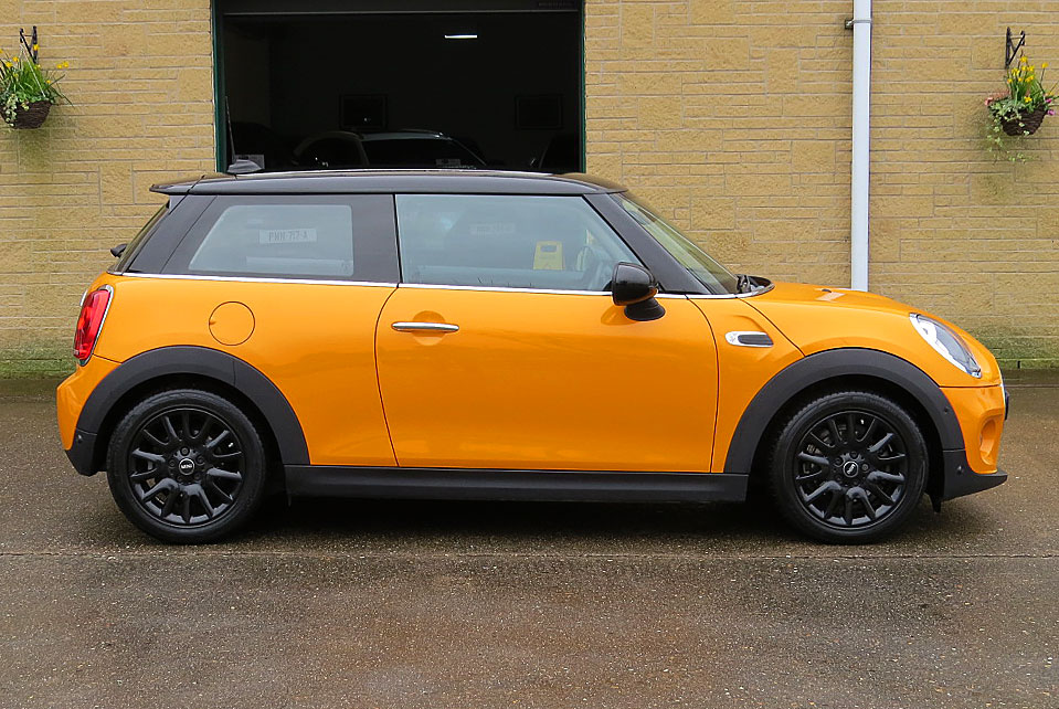 Mini Cooper Chilli Pack 1.5 Hatchback Brent Mealin