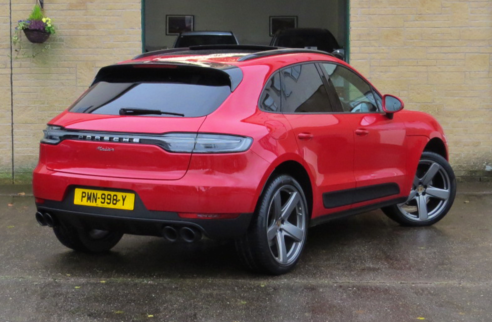 Porsche Macan 2.0T PDK AWD Brent Mealin