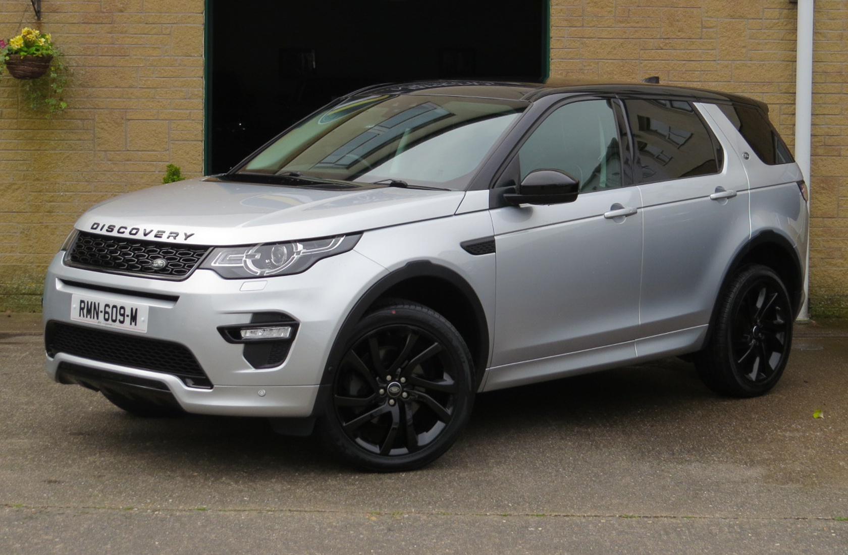 Land Rover Discovery Sport 2.0TD4-A HSE Luxury Black Package AWD