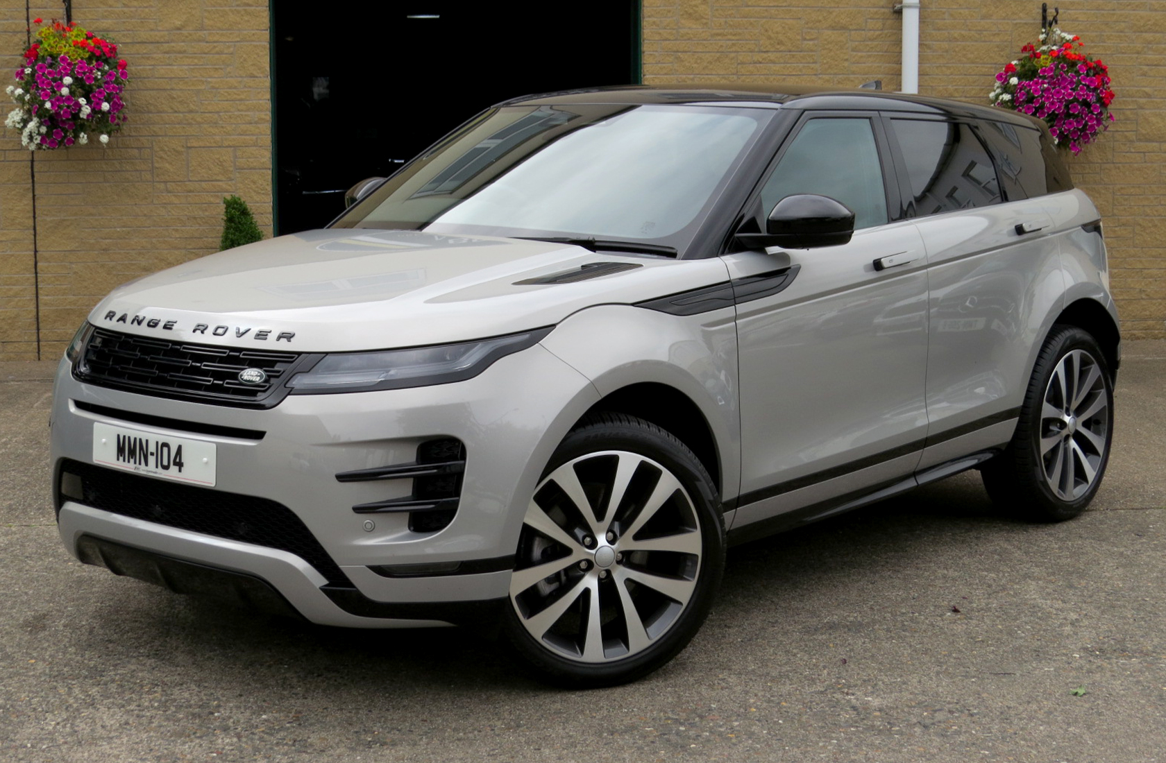 Range Rover Evoque D200-A R-Dynamic HSE AWD (New Model)