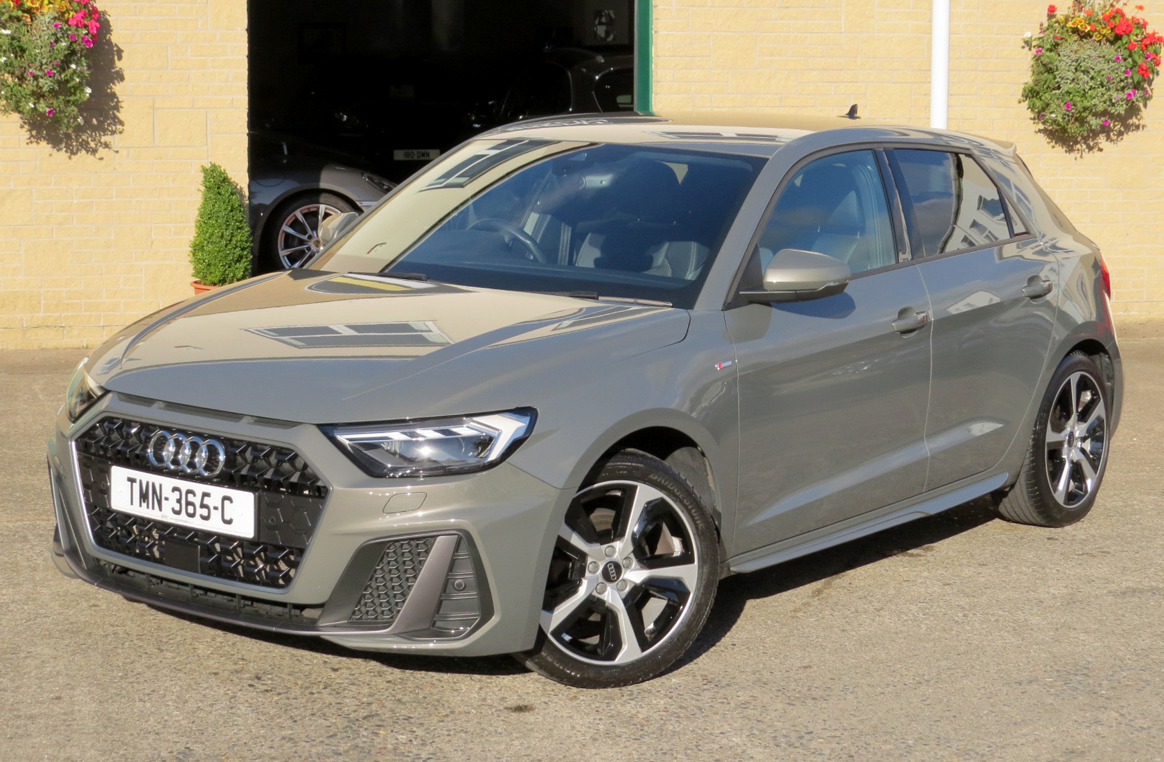 car_image1