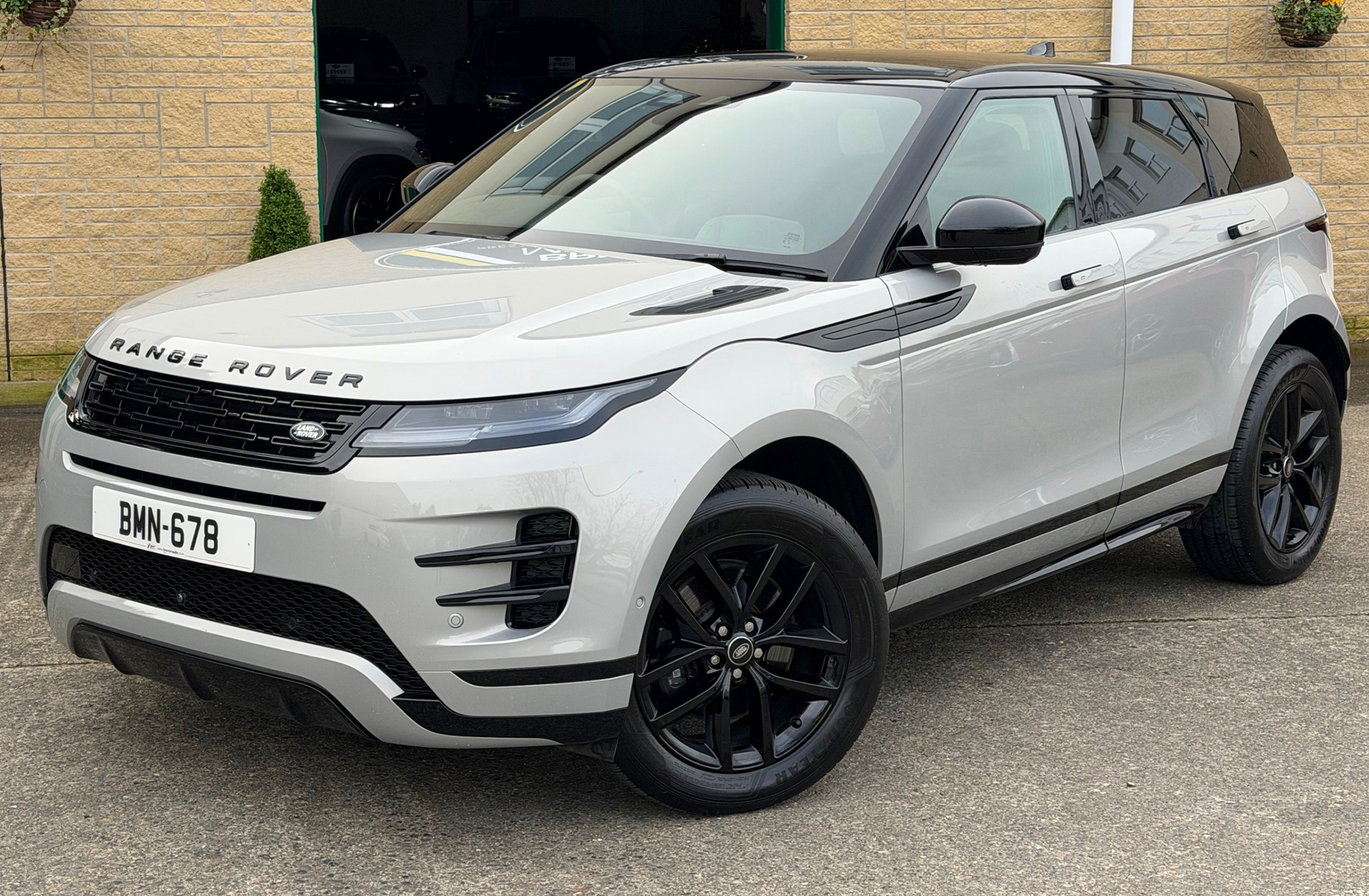 Range Rover Evoque D200-A R-Dynamic Edition AWD