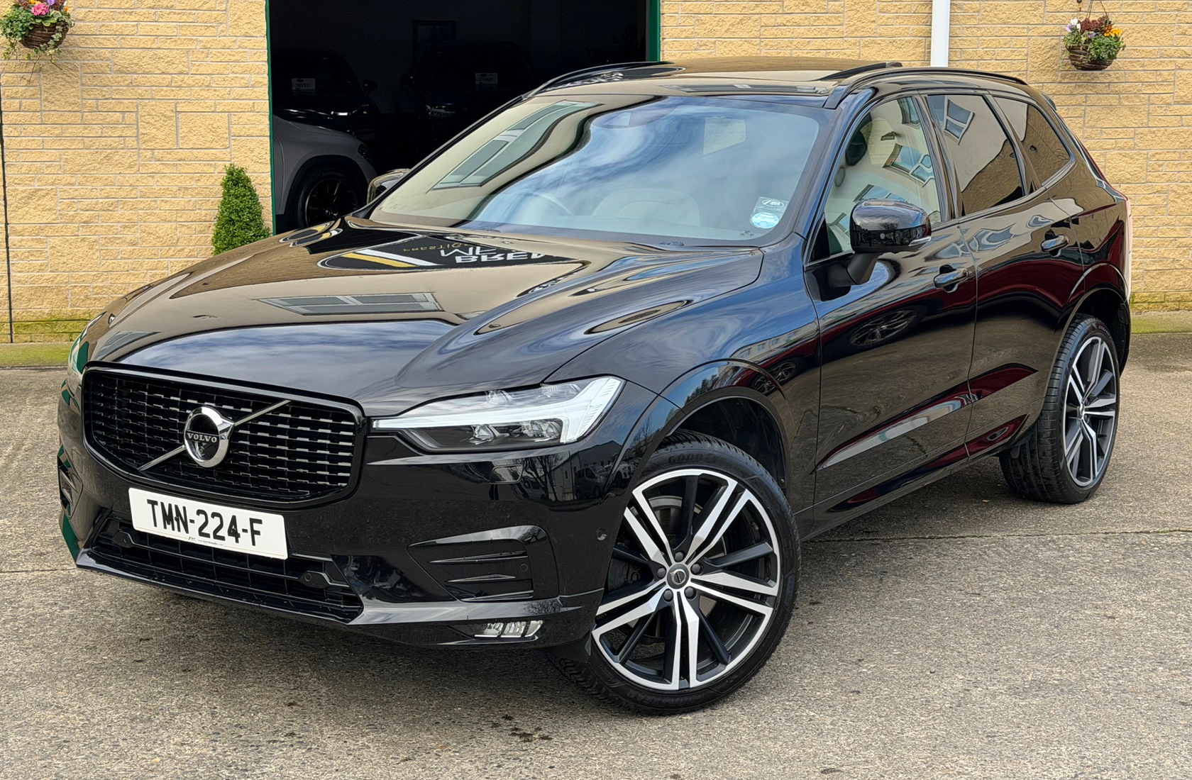 Volvo XC60 B5 MHEV Design-Pro