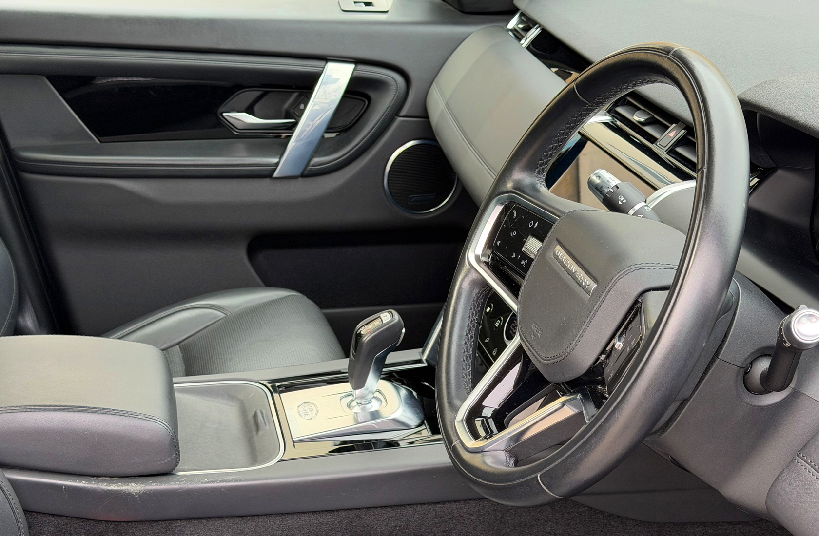 Land Rover Discovery Sport D200-A MHEV HSE - Brent Mealin