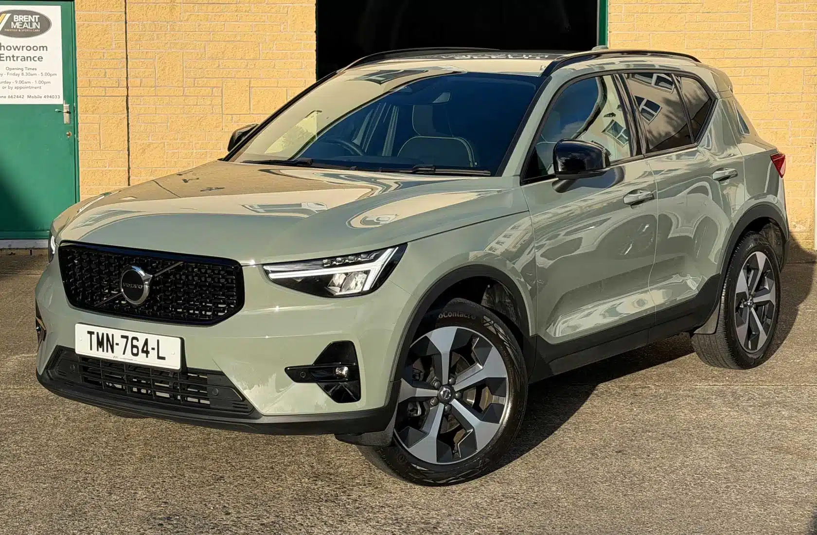 Volvo XC40 B3 Mild Hybrid Auto’ Plus Dark Theme